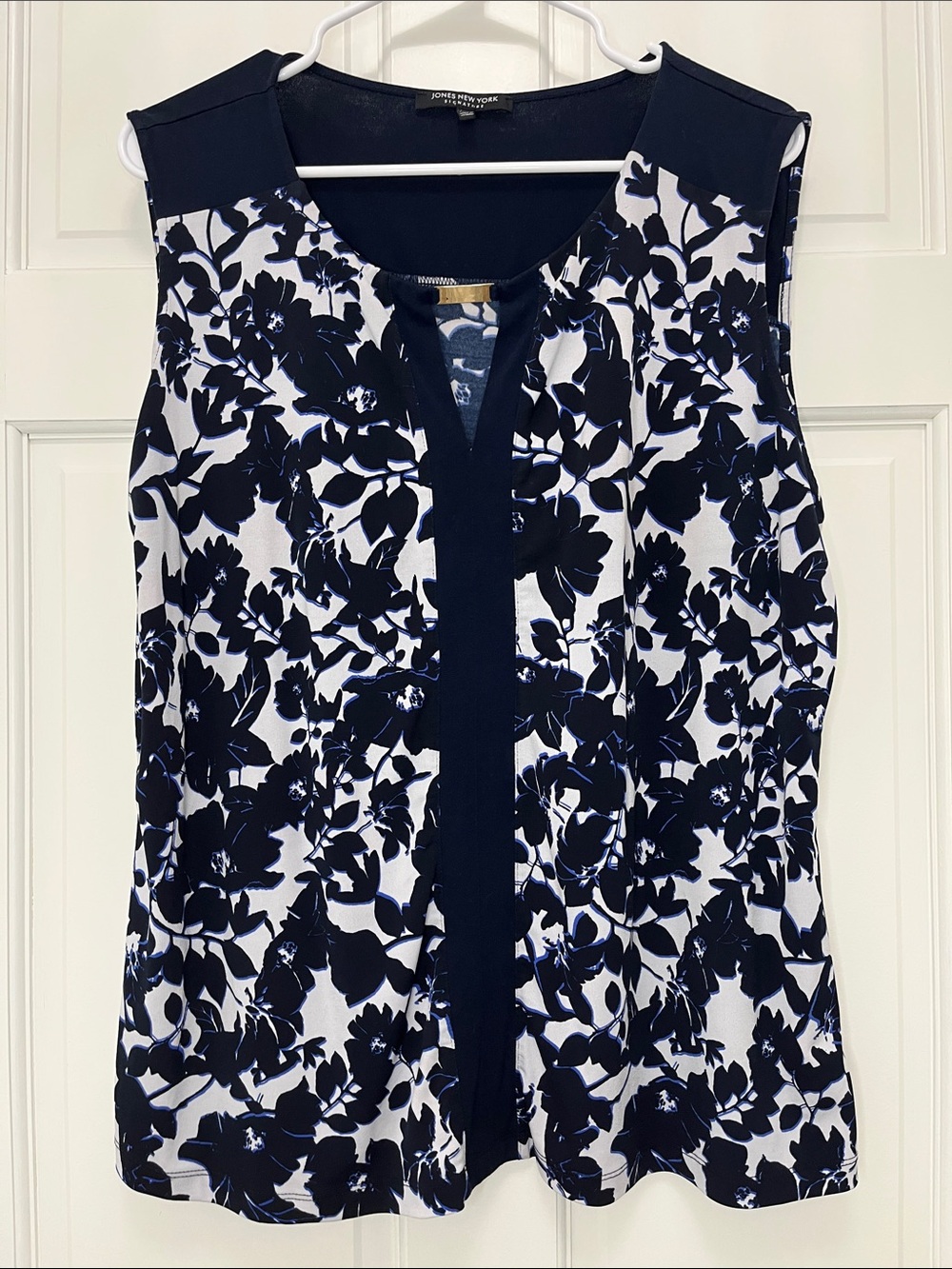 Jones New York Navy & White Abstract Floral Print Sleeveless Blouse - Size 2X